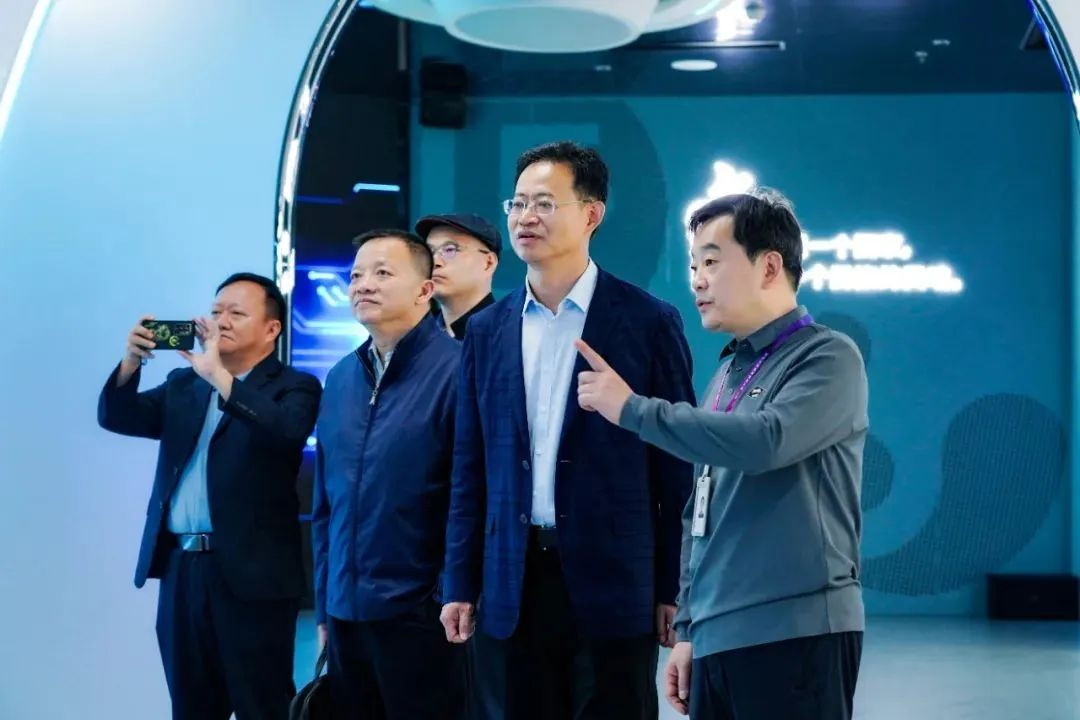 2024120602 国家广电总局发展研究中心一行赴OD电竞励丰文化调研指导